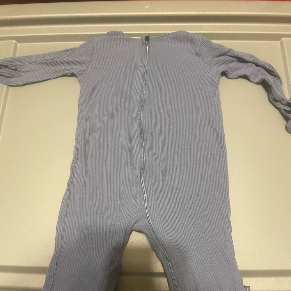 Baby 0-3 months zip up pjs